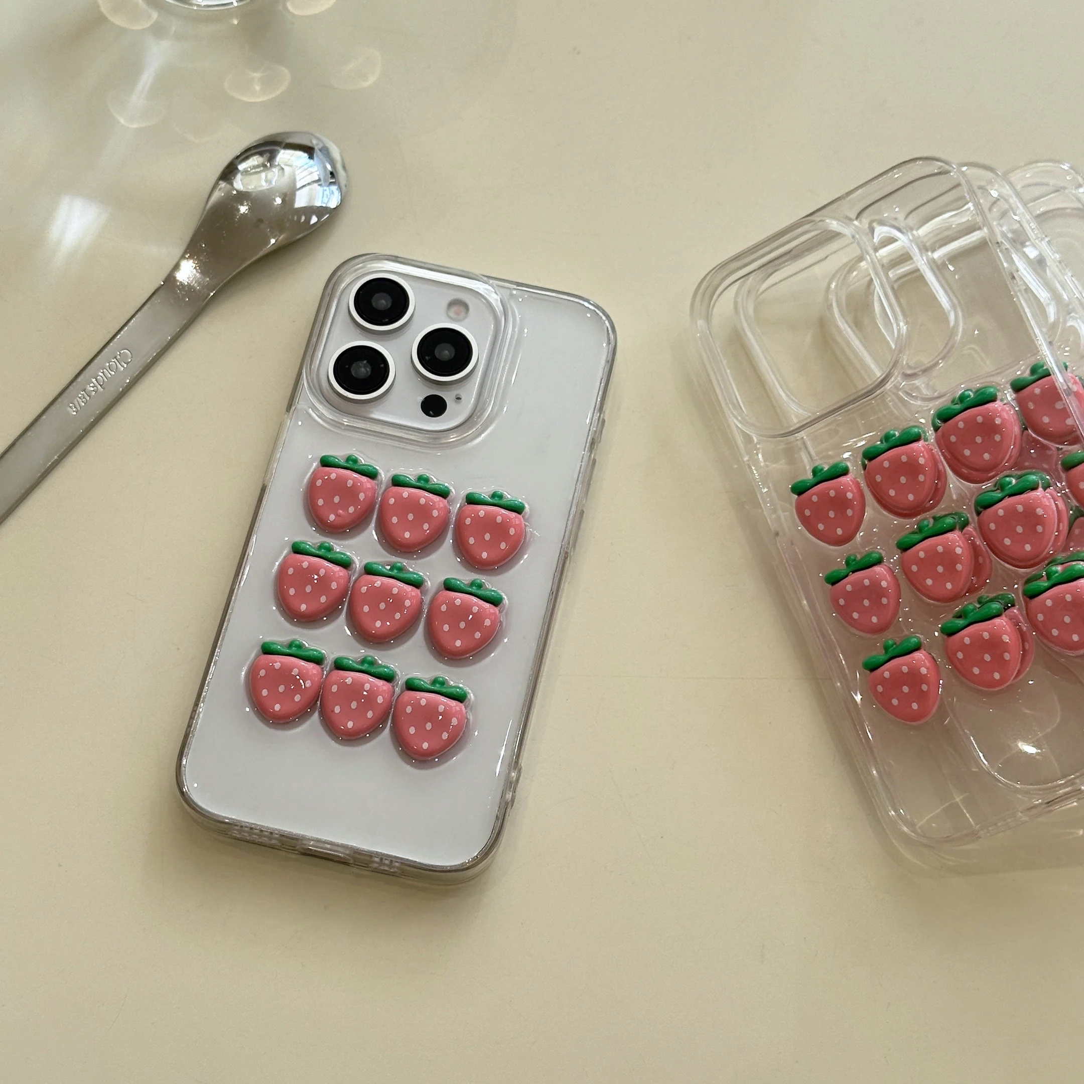 Casing Ponsel Tiga Baris Stroberi untuk iPhone 13 14 15 16 Pro Max Bingkai TPU Lembut Transparan Belakang Epoksi Bening Sampul Lucu