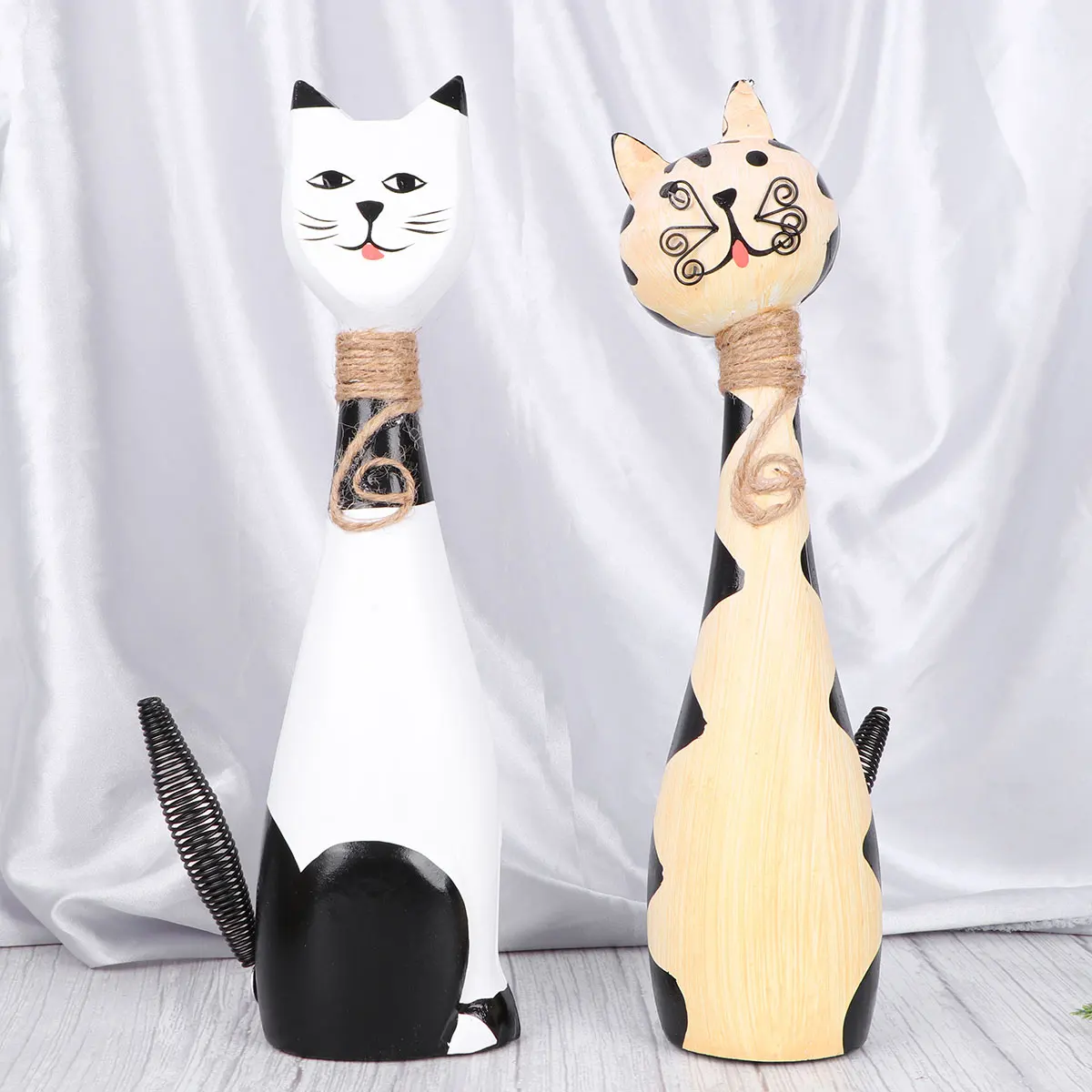 

2pcs Wooden Animal Ornaments Couples Cat Adornments Smooth Texture Fine Craftsmanship Home Office Desktop Decoration Nordic