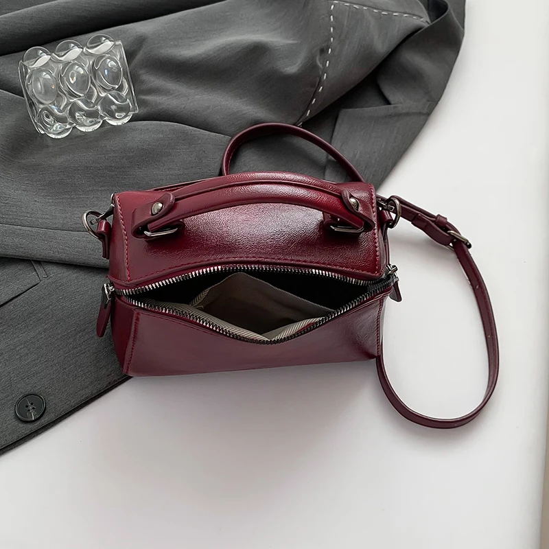 صندوق الموضة حقائب يد نسائية مصمم بولي Leather حقائب كتف جلدية عبر الجسم محافظ صغيرة غير رسمية 2025 bolso mujer حقيبة أحمر الشفاه