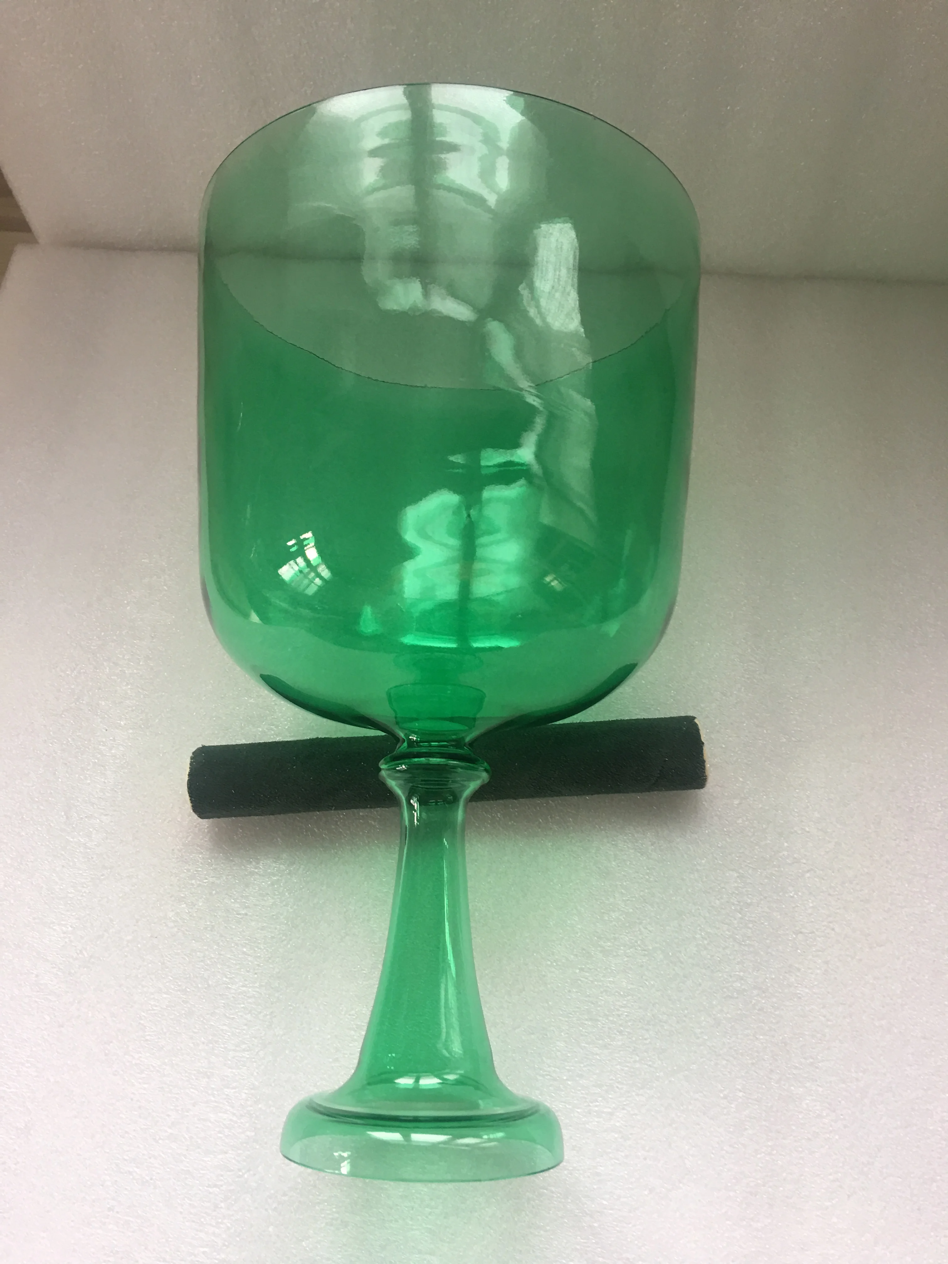 

Crystal singing chalice green color 4th octave F note heart chakra 432Hz for sound healing