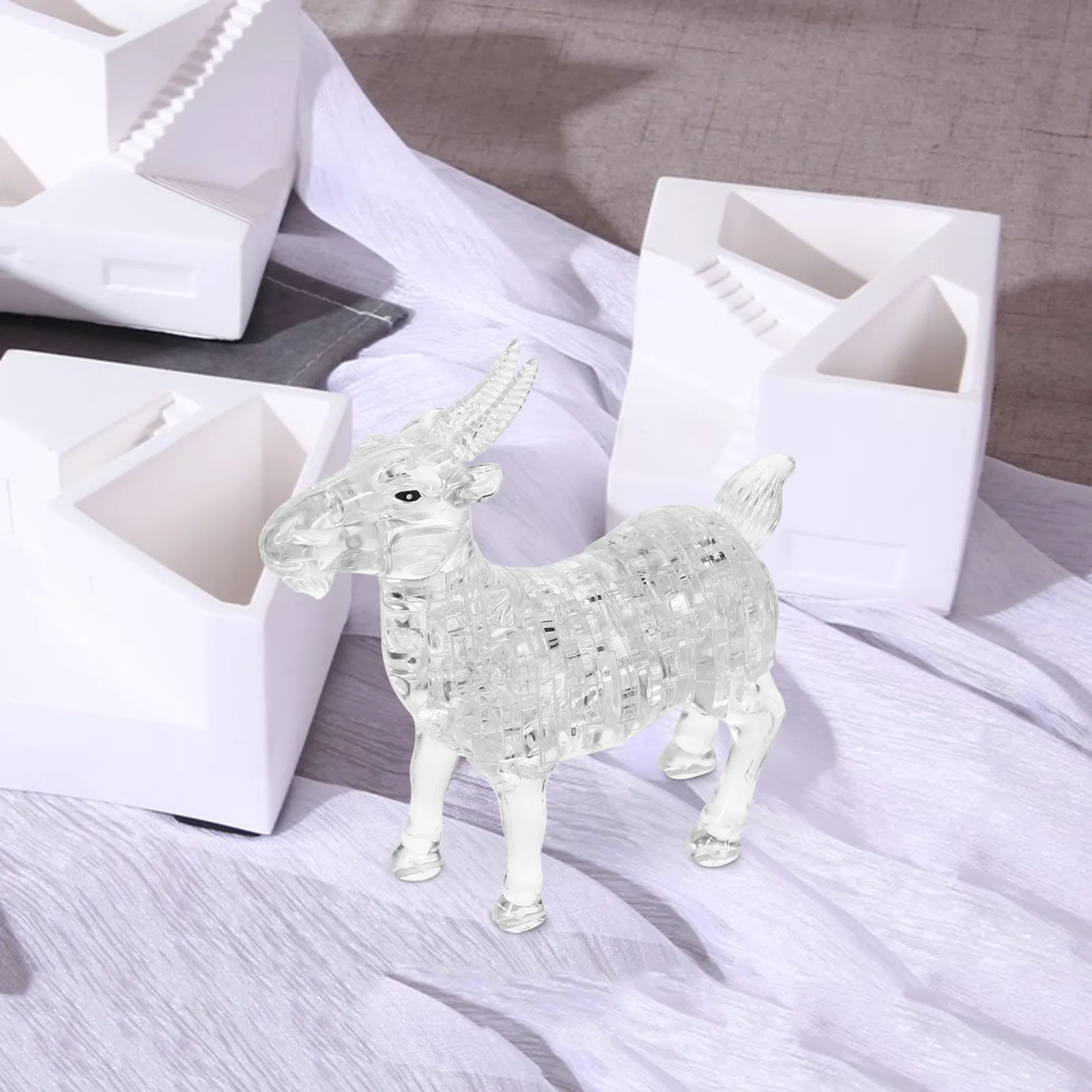 

1Pcs Delicate Crystal Glass Goat Ornament for Home Office Desk Decoration Creative Birthday Gift Crystal Goat Adornment