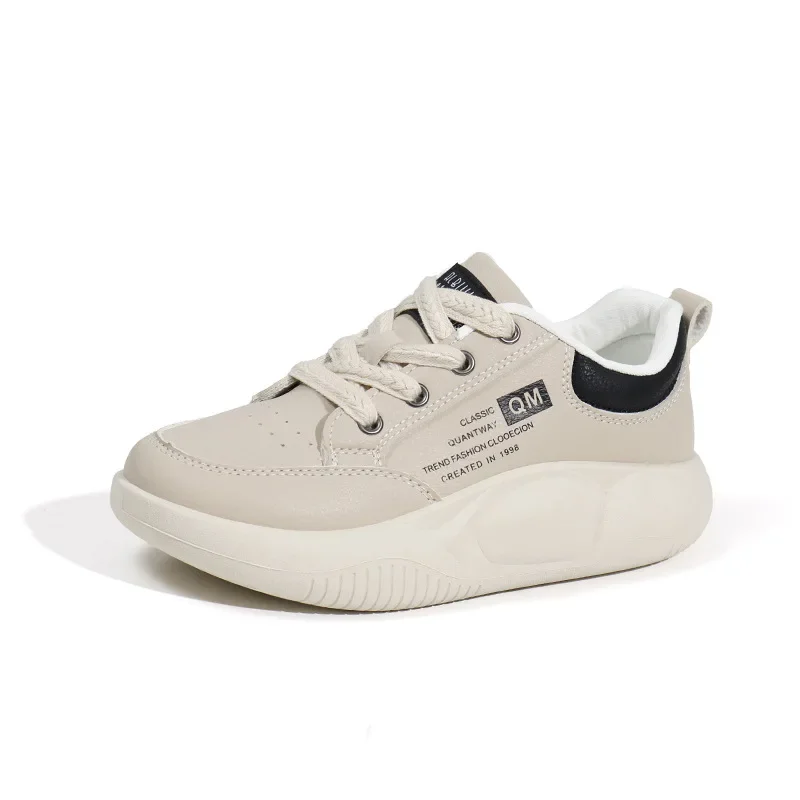 أحذية رياضية كاجوال نسائية جديدة بنعل سميك مصممة بمقدمة مستديرة مريحة للطالبات أحذية مفلكنة للتنس للسيدات