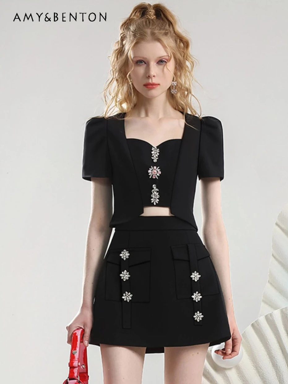 

Hot Girl Commuter Suit Skirt Sets Summer High Sense Heavy Industry Rhinestone Hollow Short Sleeve Top Mini Skirt Two-Piece Set