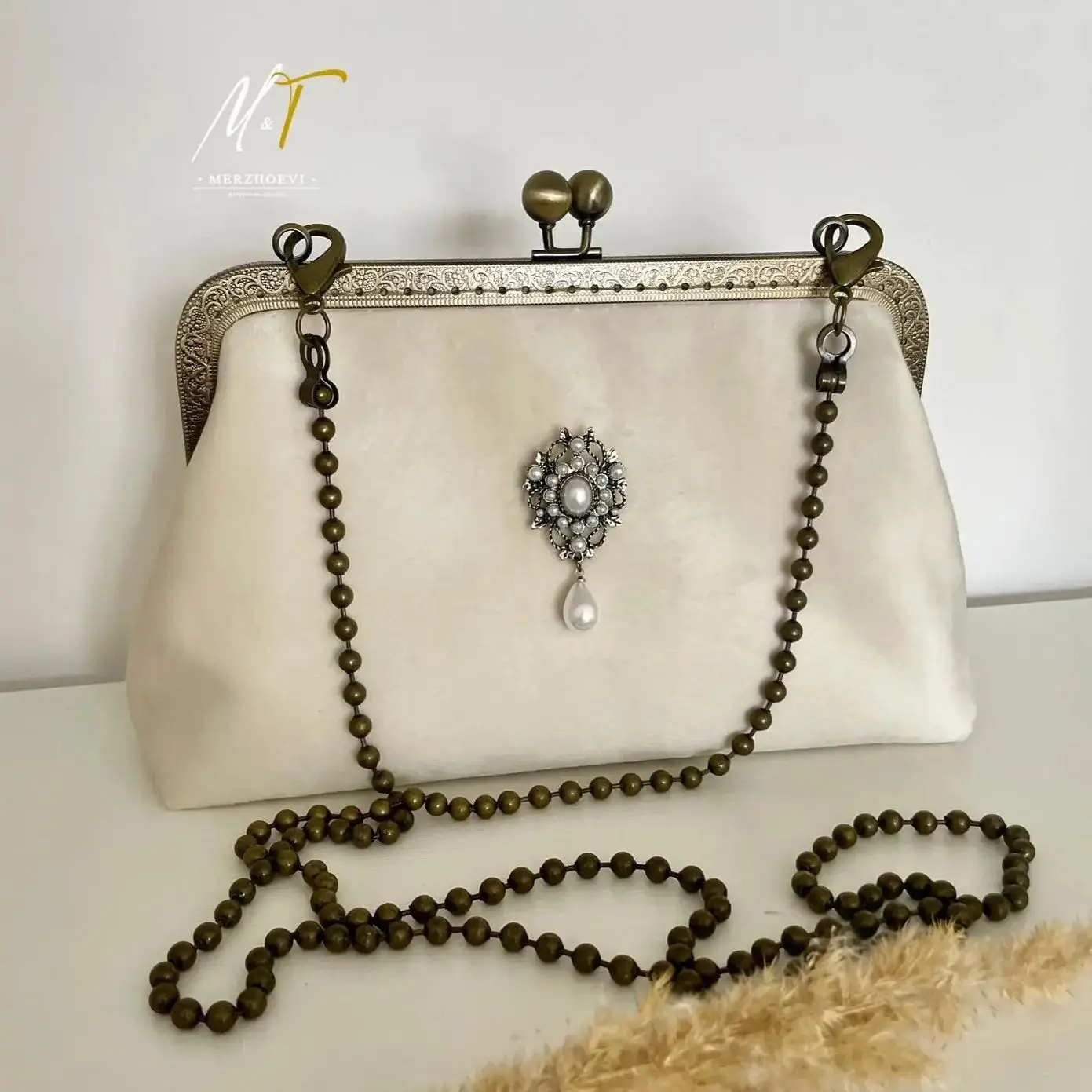 lost-in-vintage-velvet-fabric-soild-purse-metal-frame-kiss-lock-evening-clutch-vintage-nickel-farmyard-26x14x7cm