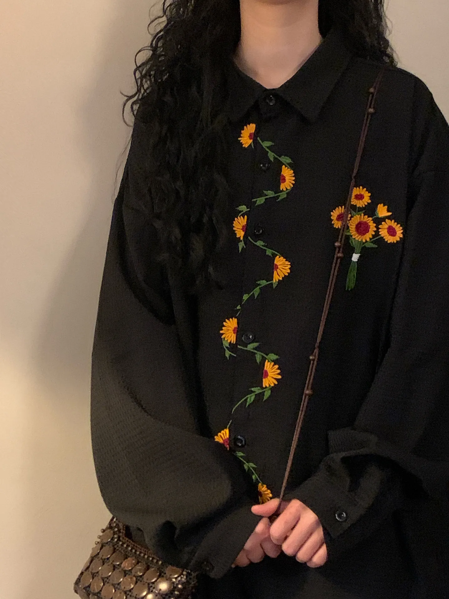 

Retro Japanese Suower Embroidery Long Sve irt Men's Loose Casual Spring Autumn Faionable Hong Sle Button down Coat