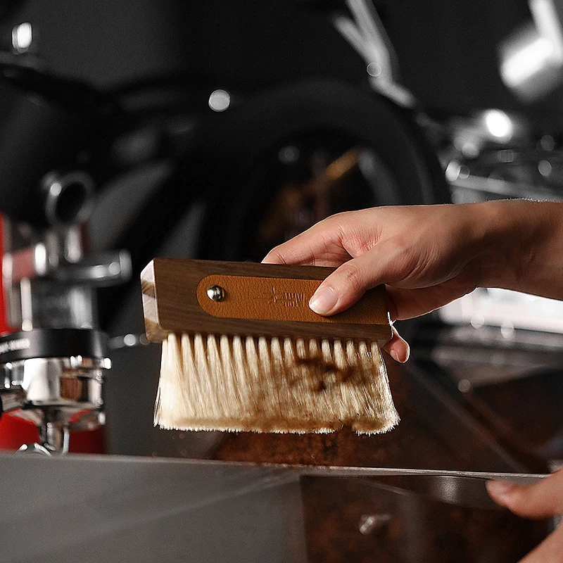 Coffee Bar Cleaning Brush Natural Walnut Wood Handle Dusting Powder Brush for Coffee Table Horsehair Clean Tools Accessories