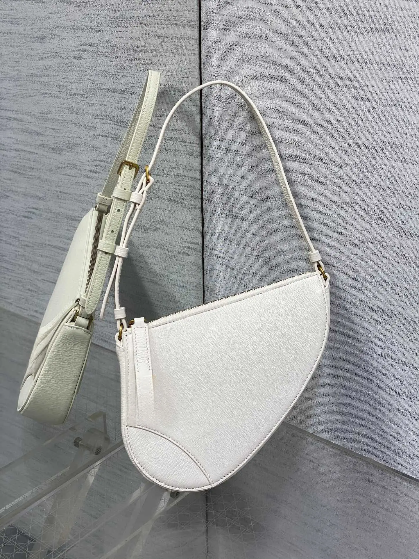 Luxury Hand Bags Sh… - image