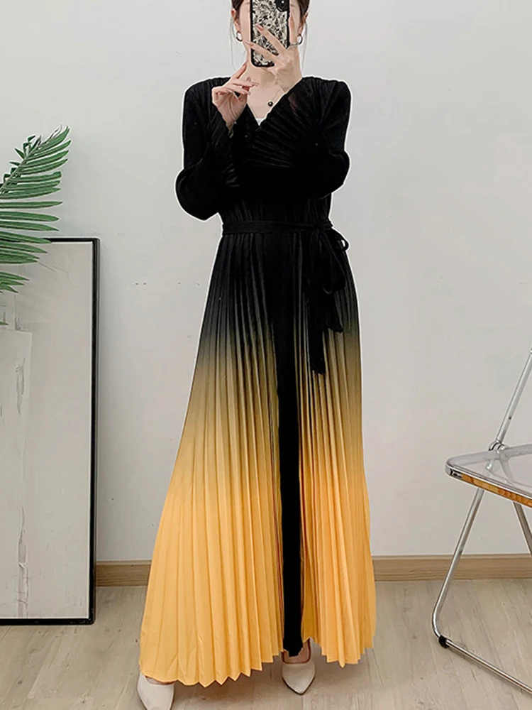 CHICEVER Gradient Color Pleated Long Coats For Women V Neck Flare Sleeves High Waist Spliced Lace Up Elegant Outwear Female 2024