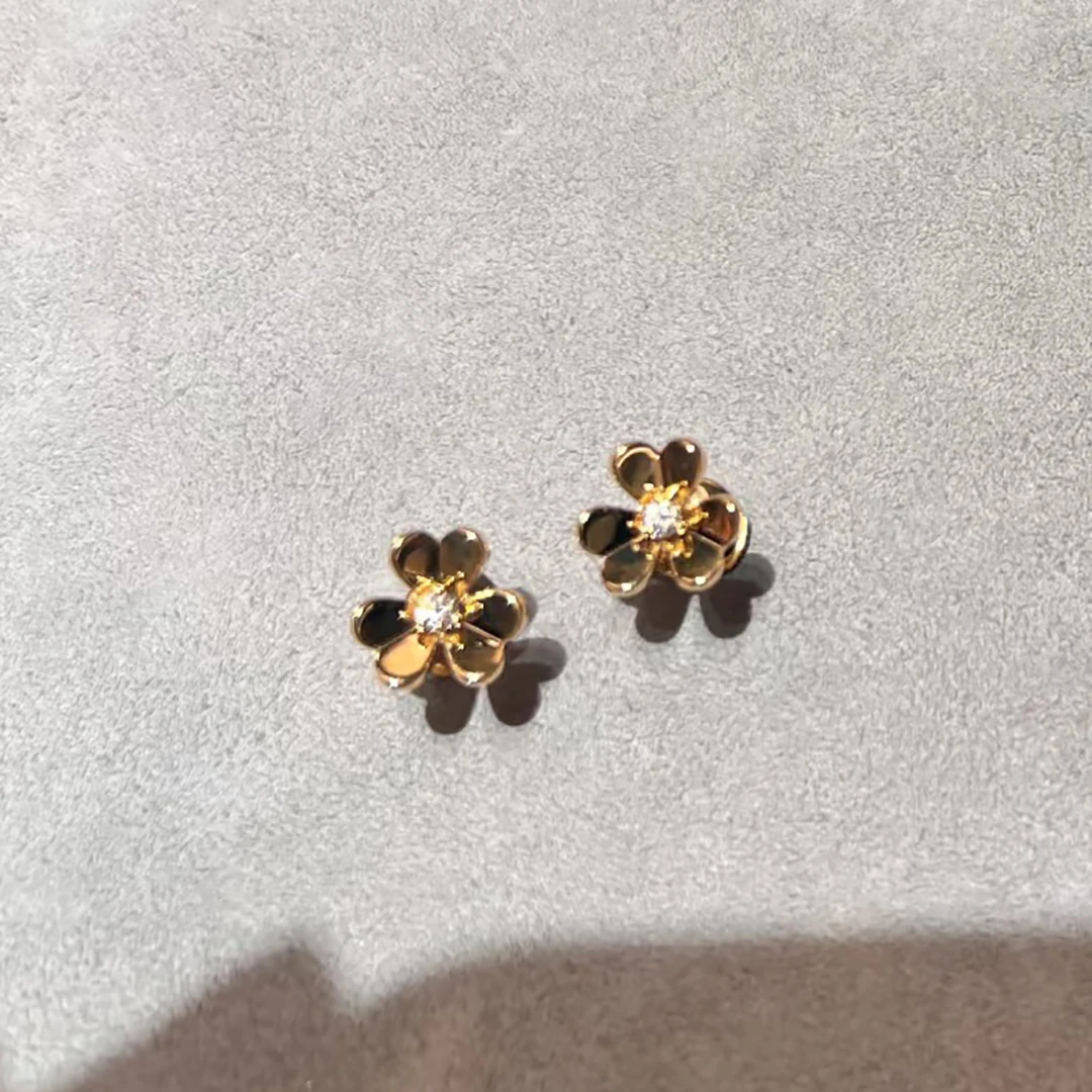 S925 Sterling Silber Blütenblattförmige Einzel-Diamant-Ohrstecker für Damen, 18K Gold plattierte Blumen-Ohrringe