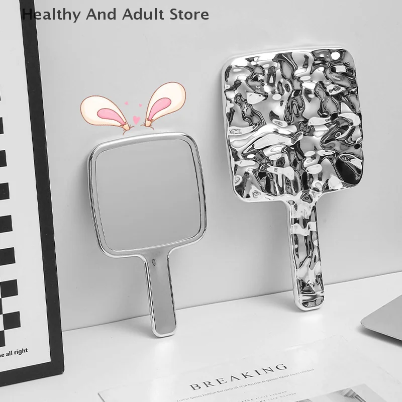 Ins vloeibare vorm vierkante spiegel Mini draagbare desktop cosmetische spiegel Dames make-upspiegel Reizen Metallic draagbare schoonheidsspiegel
