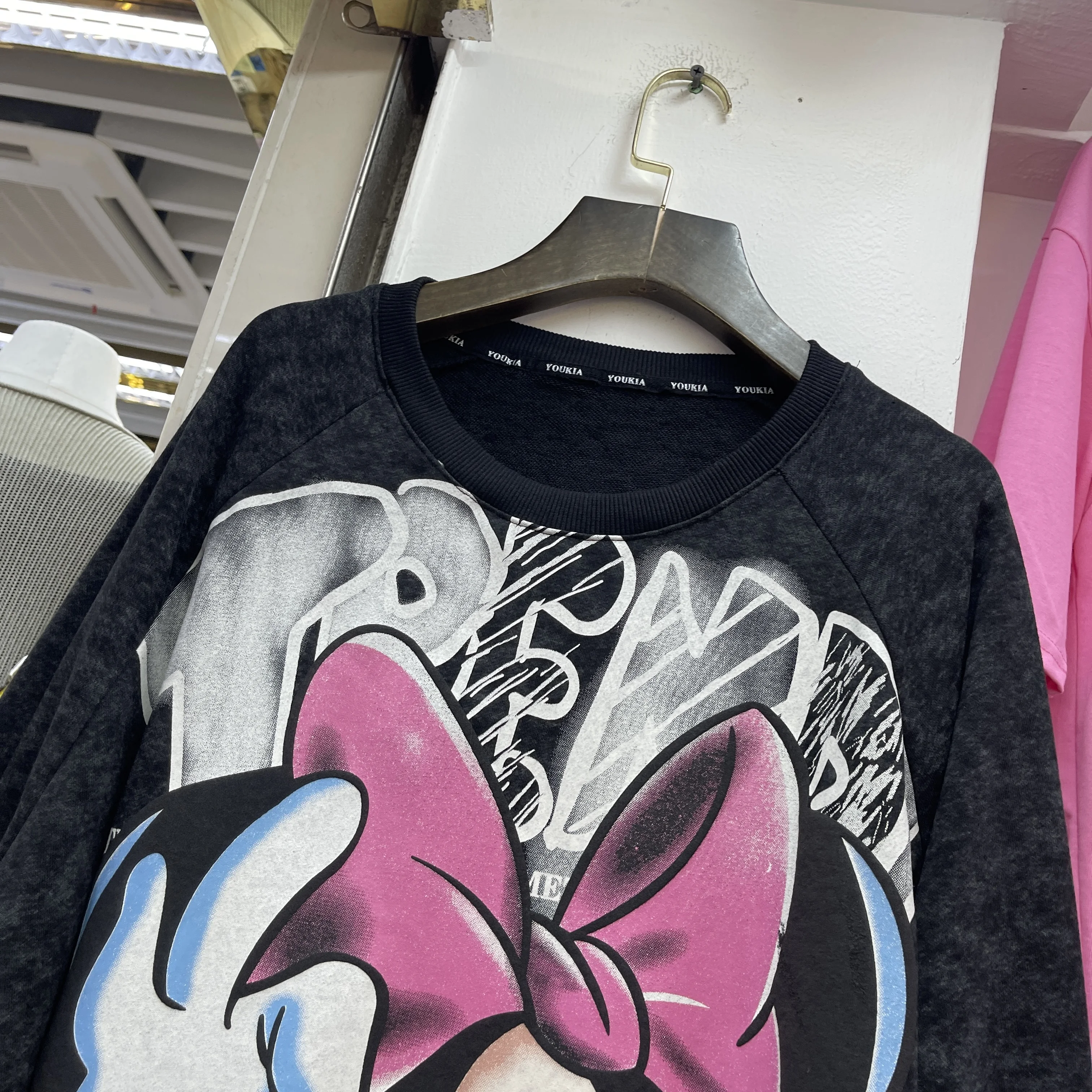 2025 ฤดูใบไม้ร่วงHeavyการ์ตูนพิมพ์หลวมผ้าฝ้ายรอบคอPulloverเสื้อแขนยาวผู้หญิงสีดําKawaiiเสื้อผ้า