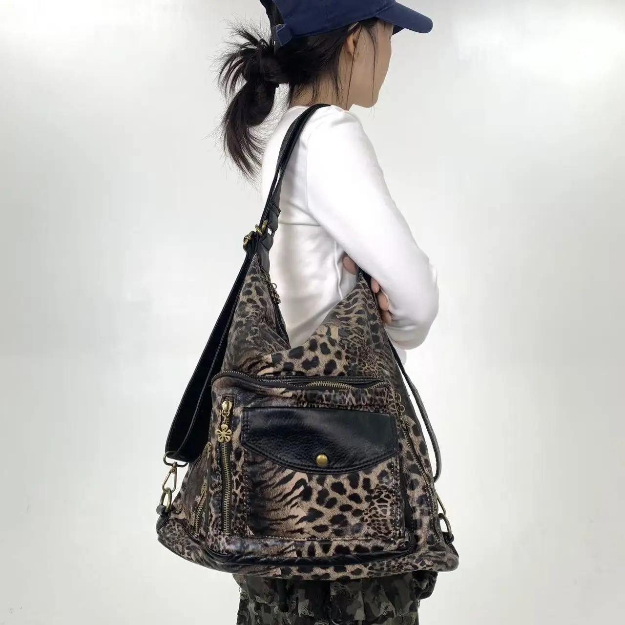 

Y2K Millennium Hot Girl Large Capacity Multi-functional Backpack, Vintage PU Leather Convertible Shoulder Crossbody Сумка