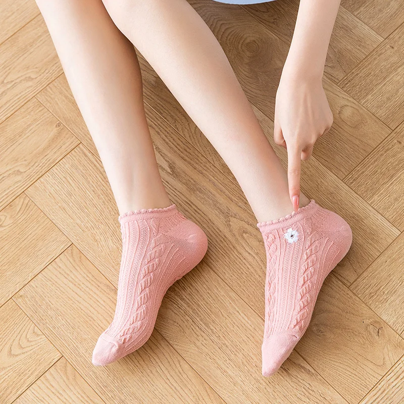 5 Paar japanische bestickte Sakura-Blumen-Damensocken, weiß, rosa, weiblich, lässig, gestreift, Karos, Bootssocken, atmungsaktive Söckchen