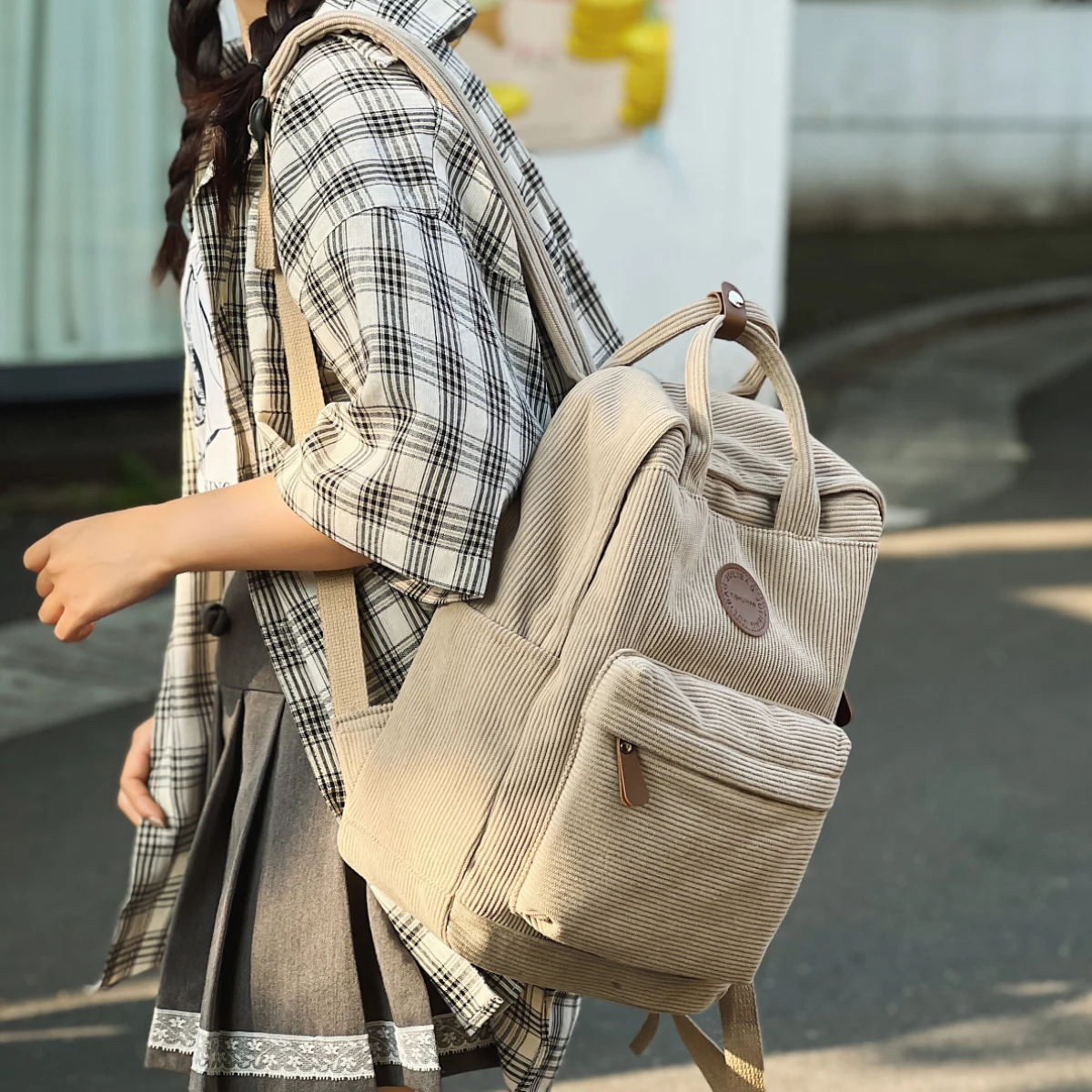 Corduroy School Bag for Middle School Students, Ins-Style College Backpack, New Autumn and Winter Solid Color Velvet Backpack for Girls, Suitable for Students Attending Classes, Shopping, and Hiking