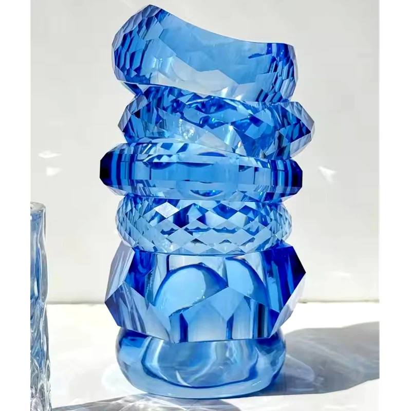 HangZhi Neues Design Asymmetrischer Schnitt Blau Transparent Harz Armband Dicker Breiter Stil Sommer Armreifen Schmuck Für Frauen