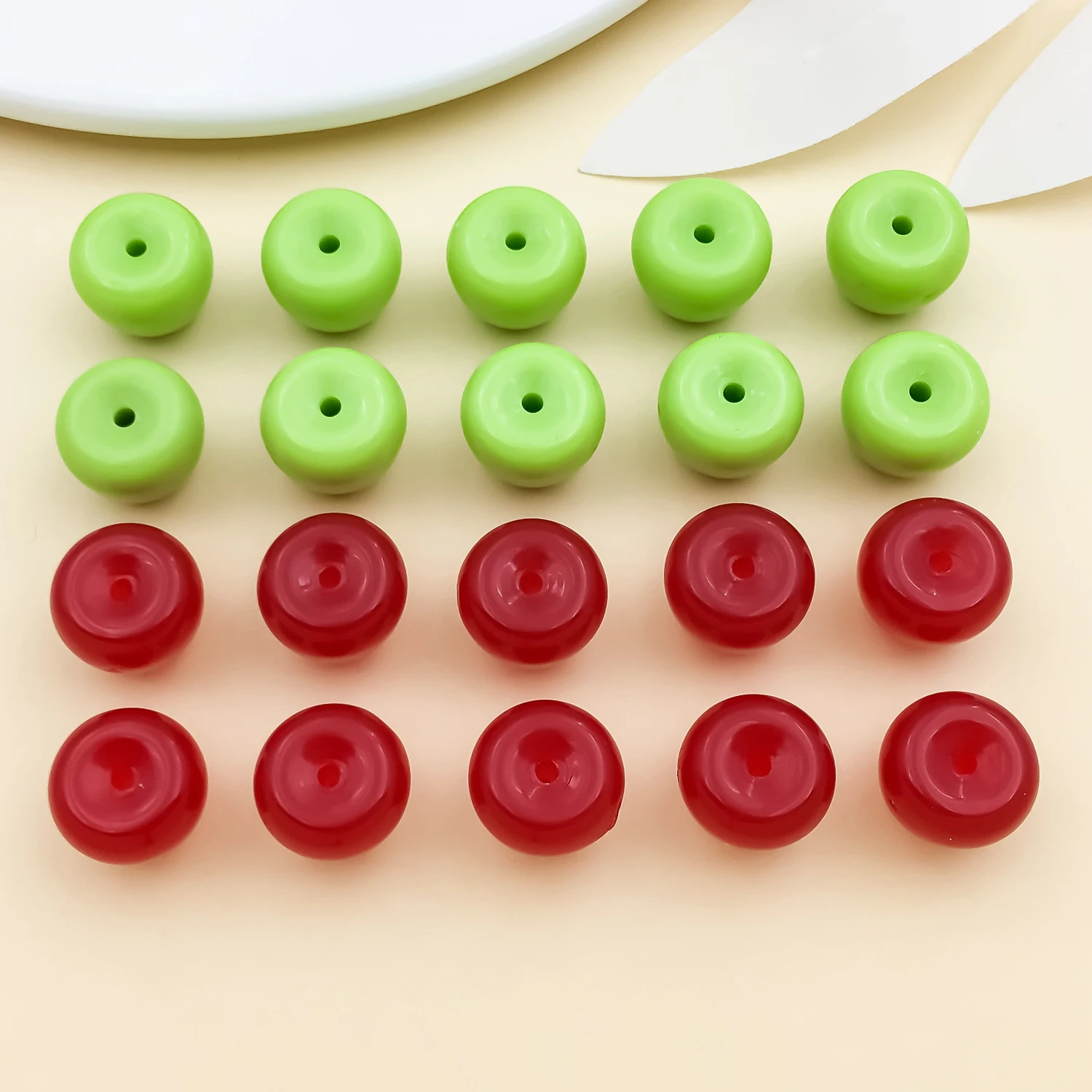 20pcs Acrylic Perforated Three-Dimensional Apple Pendant,For DIY Making Women Charms Necklace Keychain Jewelry Accessories Gift