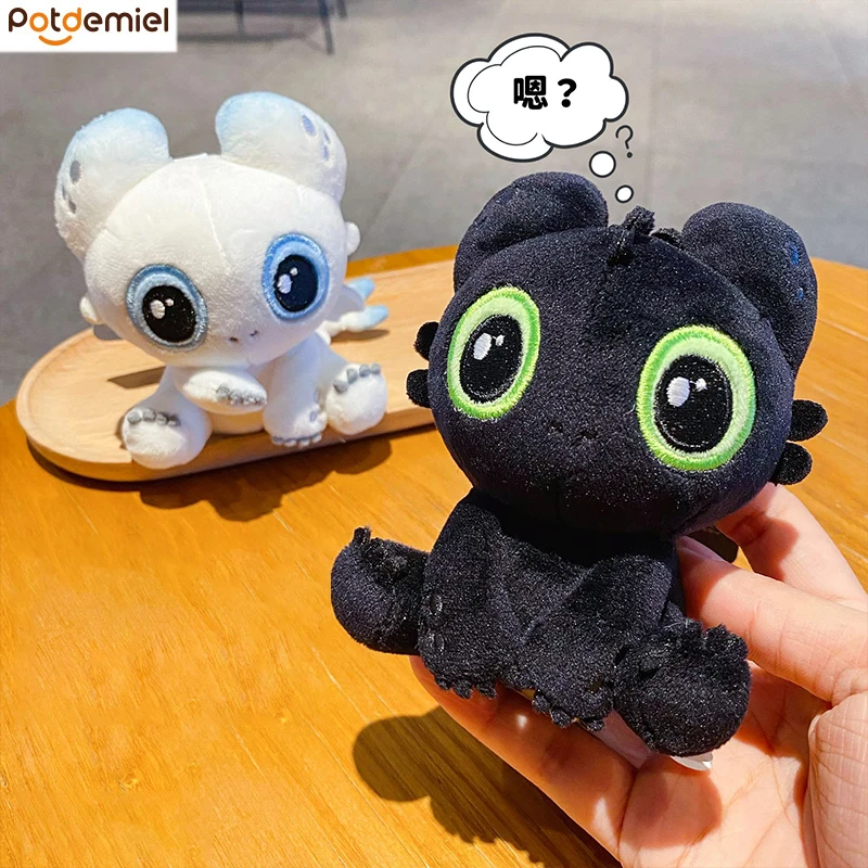 귀여운 흑백 날아다니는 용 플러시 인형 백팩 펜던트 만화 애니메이션 봉제 인형 키체인 어린이 생일 선물