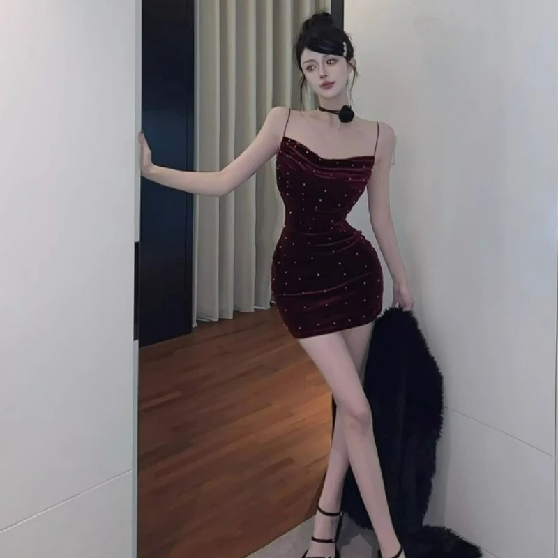 Vestido Halter de terciopelo para mujer, primavera y otoño 2026, nuevo estilo, Falda corta a la moda para chica, vestidos ajustados sin tirantes de alta sociedad