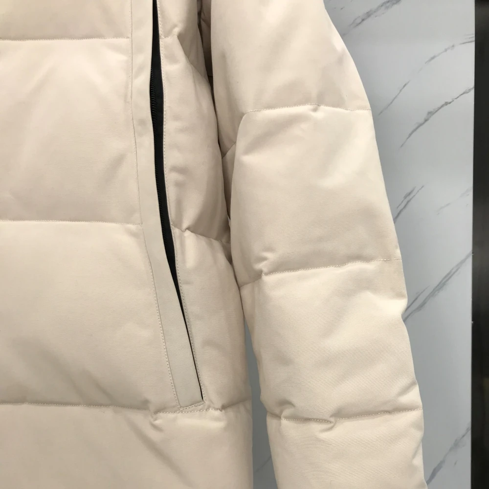 سترة رجالي فاخرة مصممة سترة منتفخة للنساء ماركة Wyndham Wolf بياقة جلد سترة شتوية عصرية معطف دافئ مقاوم للرياح في الهواء الطلق