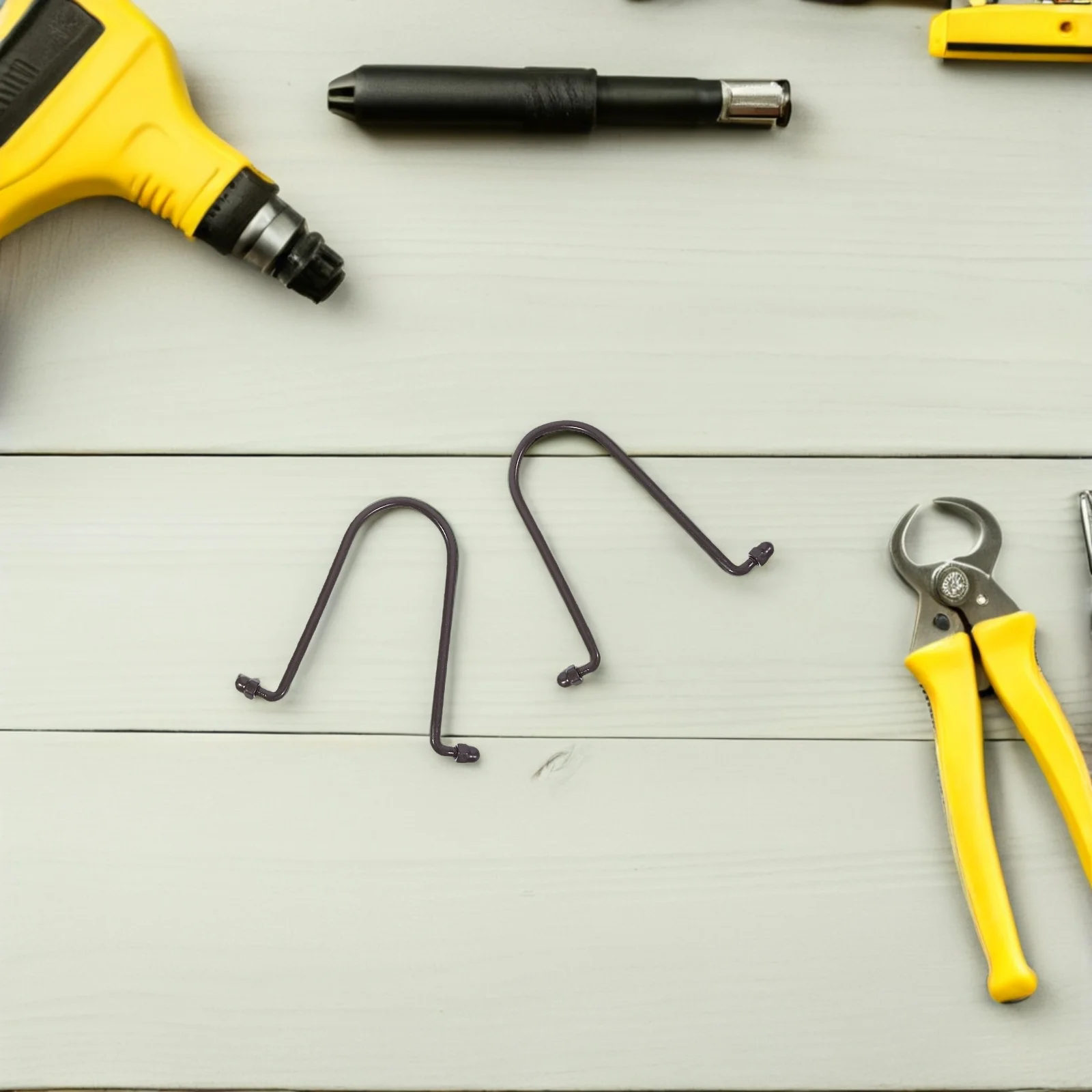 

4Pcs Rain Chain Hooks Metal Downspout Adapter Durable Garden Rain Chain Install Hooks Rust Proof Outdoor Downspout Adapter