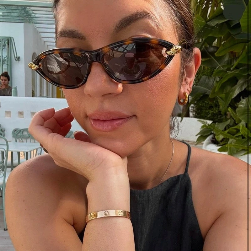 Trendige Cat-Eye-Sonnenbrille in Bonbonfarben für Damen, Luxusmarken-Design, ovale, hohle Gläser
