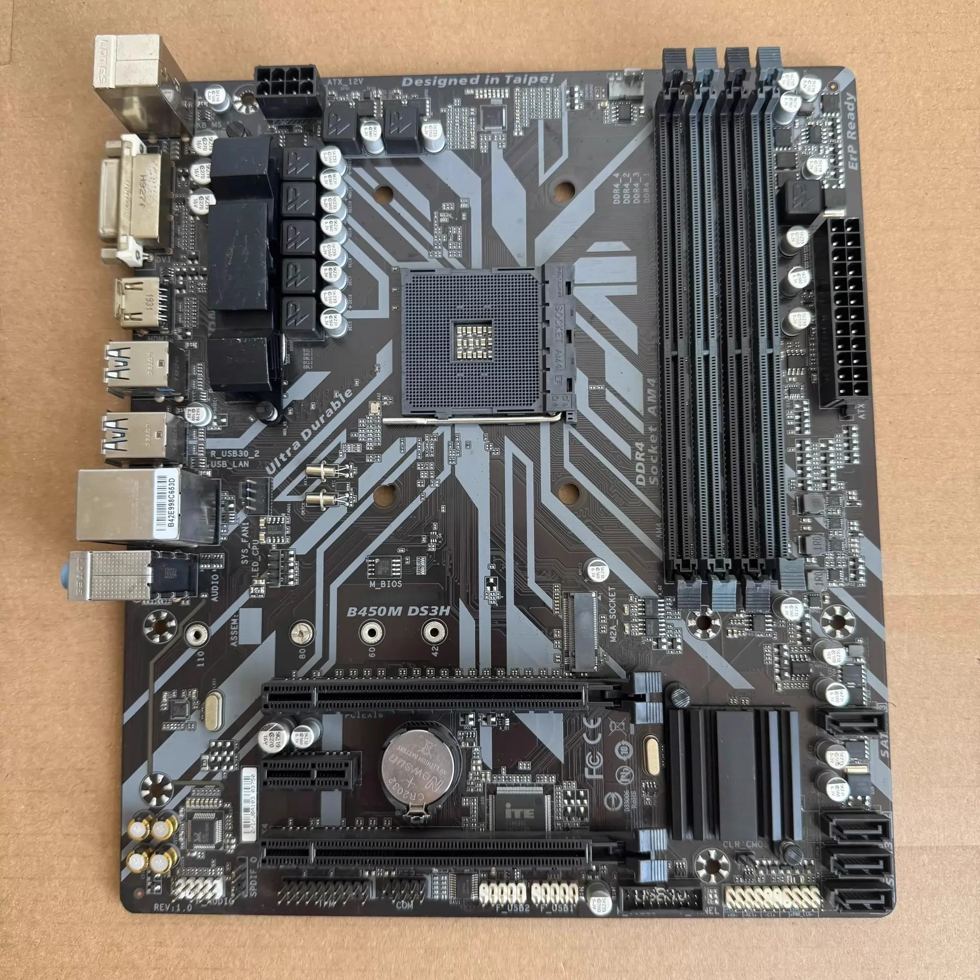 

For Gigabyte B450M DS3H Motherboard Socket AM4 64GB DDR4 Micro ATX Mainboard 100% Tested OK Fully Work Free Shipping