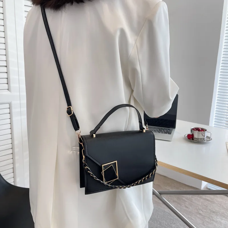 New Fashion Women Small Square Buckle Shoulder Bag Retro Leather Crossbody Bag Solid Casual Ladies Handbag Commuter Satchel