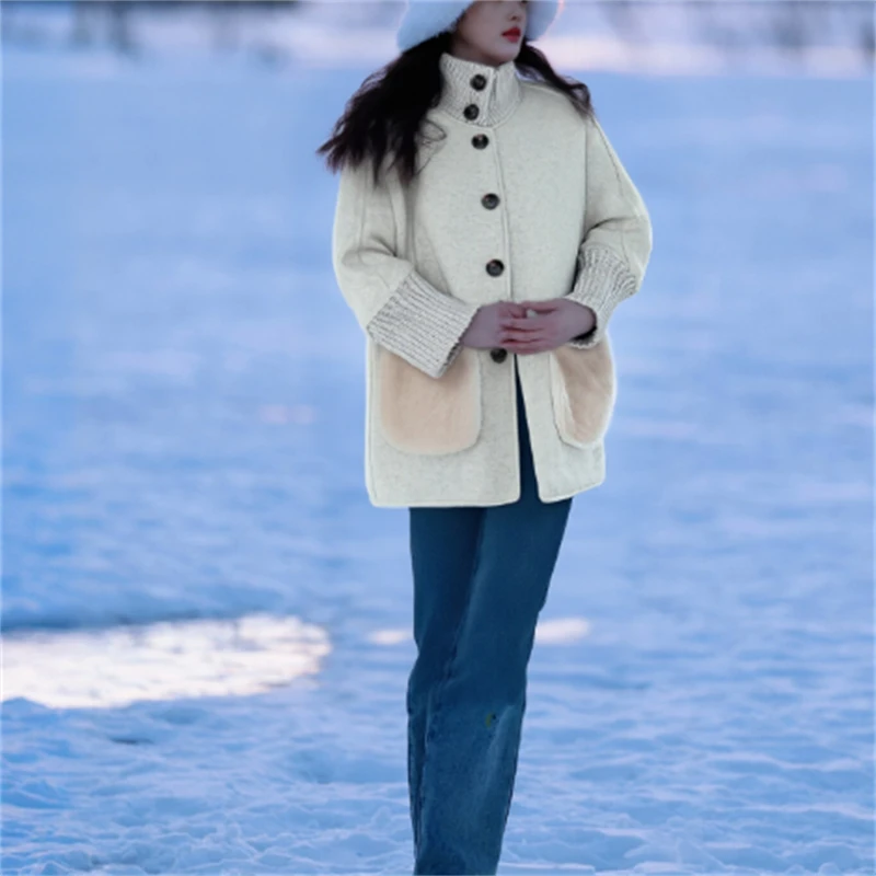 

High-Street Elegant Women's Beige Mandarin Collar Knit Patchwork Muff Pocket Mid-Length Coat – 2025 Autumn/Winter New Collection