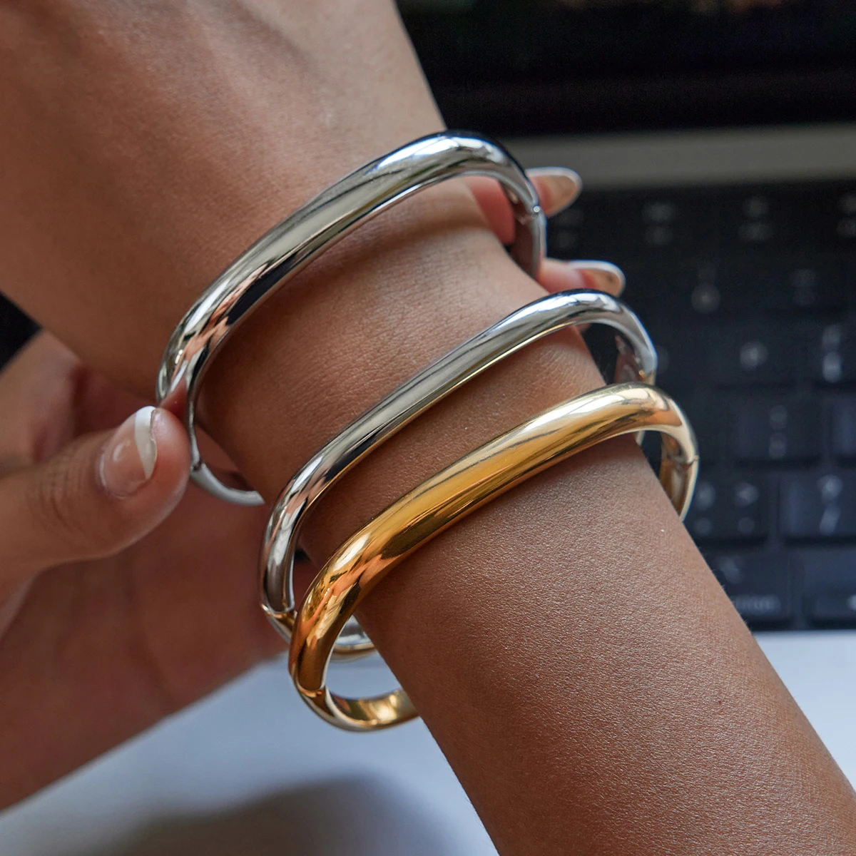 Trendy tweekleurige armband dames waterdicht hypoallergeen roestvrij staal open armband mode-sieraden cadeau