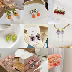Cute Pink Peach Stawberry Ear Clips Brincos Girl Gifts Frutas Frescas Roxo Verde Uvas Clip on Brincos para Mulheres Non Pierced