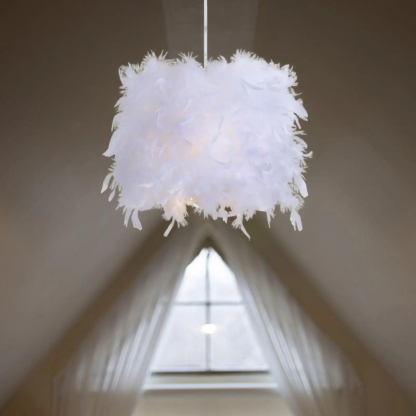 Paralume in piuma Paralume sospeso Accessorio romantico per lampada da tavolo Copertura per lampada a sospensione per camera da letto di nozze per feste in casa
