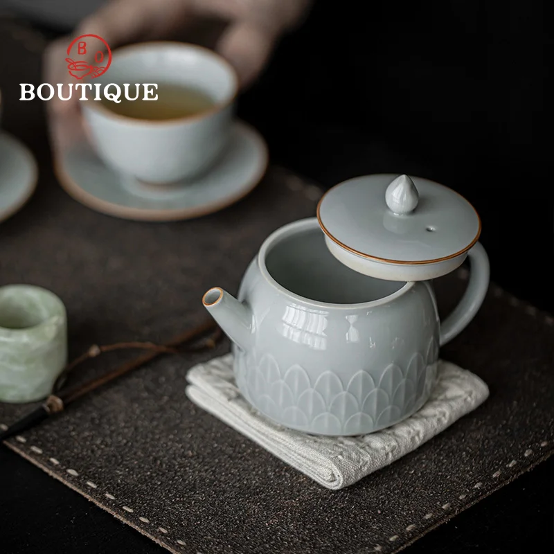 150ml Boutique Hand-embossed Lotus Petals Ceramic Teapot Home Creative Relief Teapot Tea Set with Filter Kung Fu Tea Set Kettle