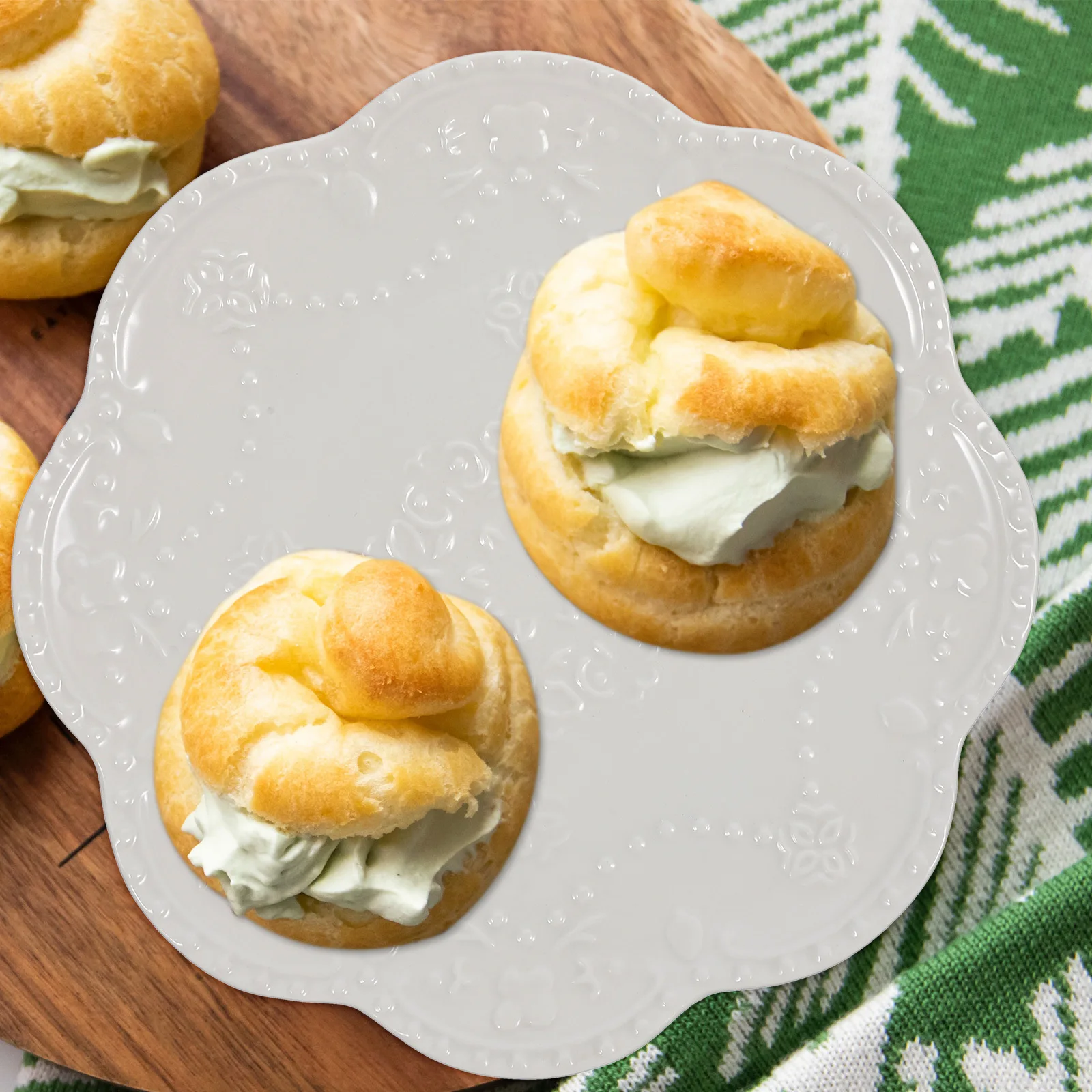 

Ceramic Pressed Lace Edge Plate Simple Elegant Design Multi-Use Serving Dish for Home Restaurant Bar Ktv Fine Craftsmanship