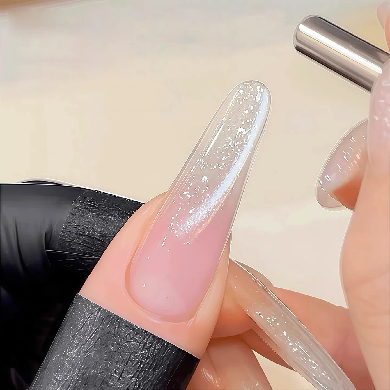 MIANEL 10ML Wässriger Schneeflocken-Katzenaugen-Gel-Nagellack Weiß Feiner Glitzer Neuer Stil Vielseitiger Weißer Schneeflocken-Katzenaugen-Gel-Nagellack