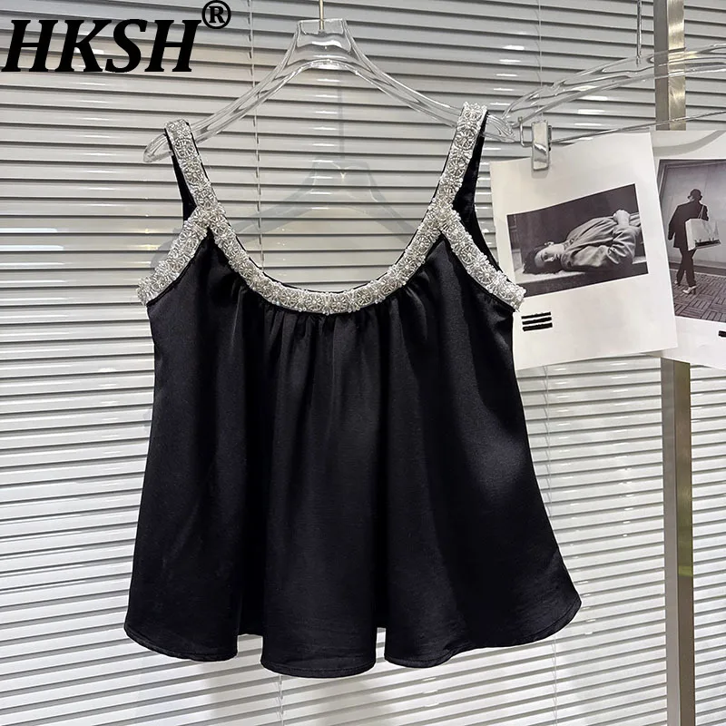 

HKSH 2026 Spring Summer New Women Vest O-neck Studded Diamonds Pleated Luxury Elegant Sweet Satin Camisole Chic Tank Top HK18789