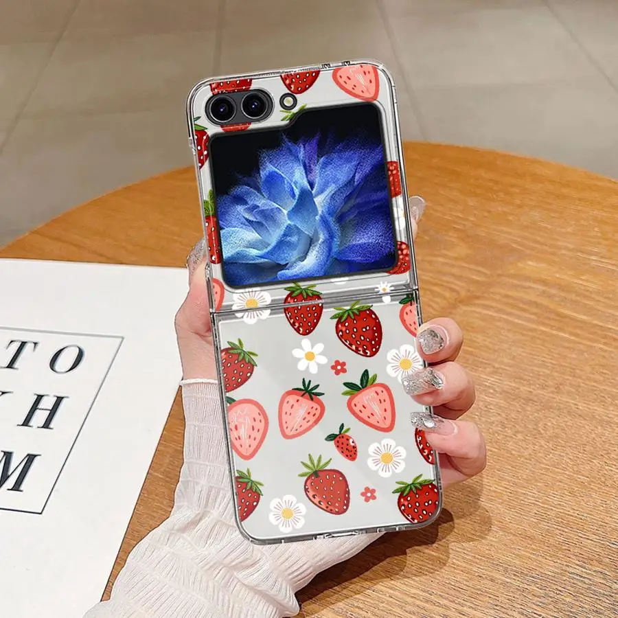 Phone Cover Case for Samsung Galaxy Z Flip 8 Flip7 FE Flip4 Flip3 Z Flip 7 6 5 4 3 Flip5 Flip6 Floral Strawberry