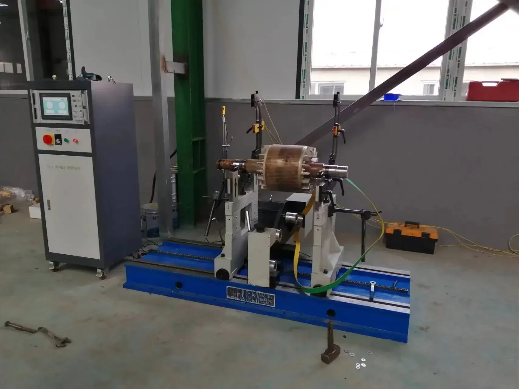 آلة اختبار موازنة الأسطوانة المطاطية للبيع #2