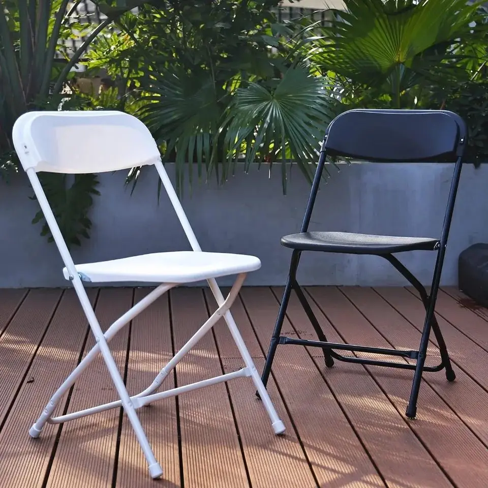 Signature Folding Plastic Chair with 500-Pound Capacity, White, 2-Pack