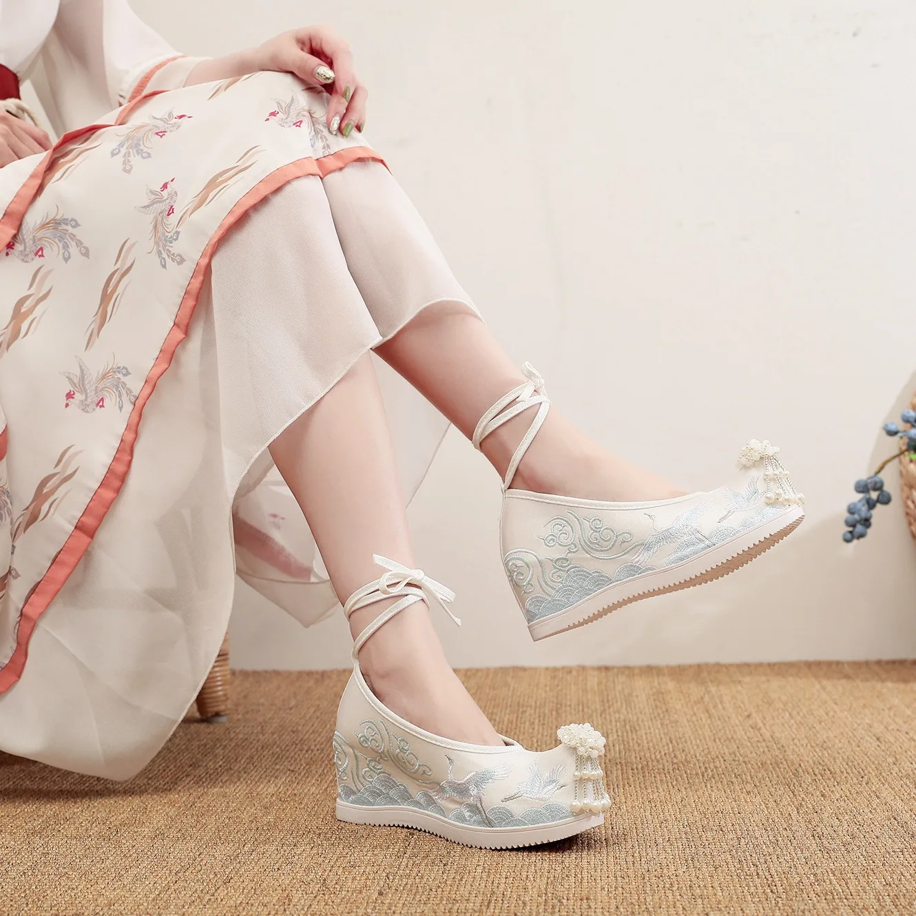 Ancient Style Girls' Embroidered Wedge Hanfu Shoes Chinese Traditional Lolita Flats Bandage Hidden Heels Women Gift