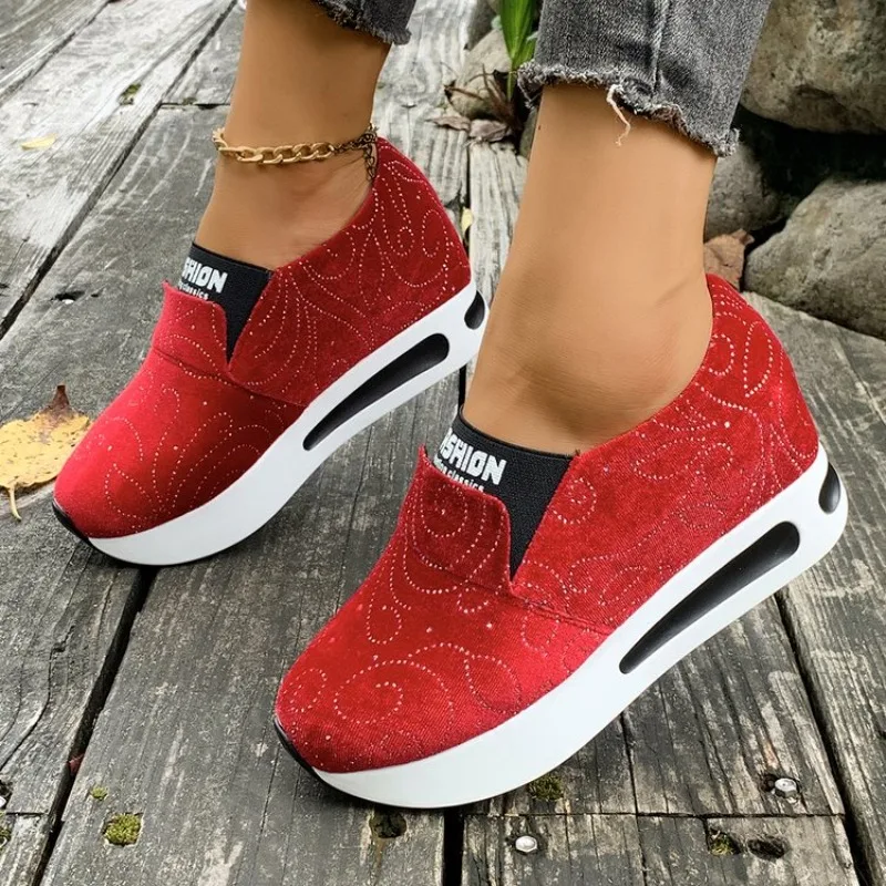 Neue Damen-Sneaker, vulkanisierte Damenschuhe, PU-Leder, wasserdichte Plateau-Damenschuhe, Slip-on-Loafer