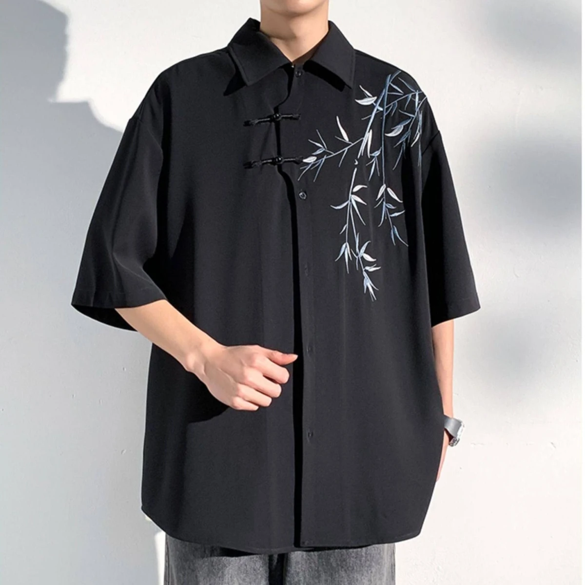 젊은 감각의 여름 얇은 순색 라운드넥 청바지 남성용 루즈핏 캐주얼 슬림핏 고탄력 중국산...