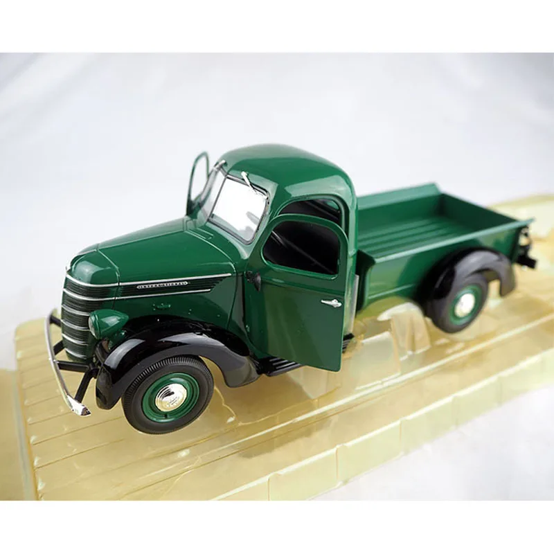 

Diecast Alloy 1:25 Scale Green Pickup Truck Car Model First Gear Adult Classic Collection Display Ornament Souvenir