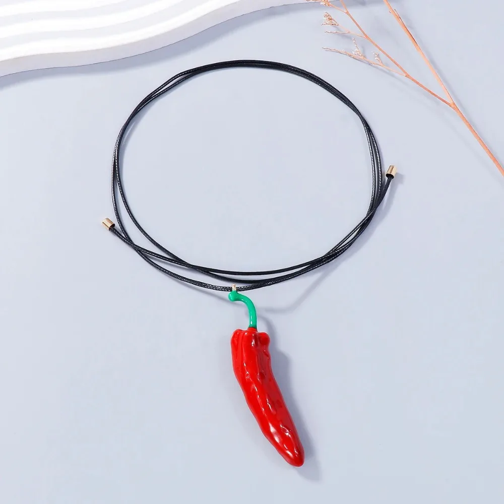 Fashion Boho Style Red Pepper Pendant Necklace Cute Realistic Simulated Chili Necklace Simple Simulated Vegetable Collar