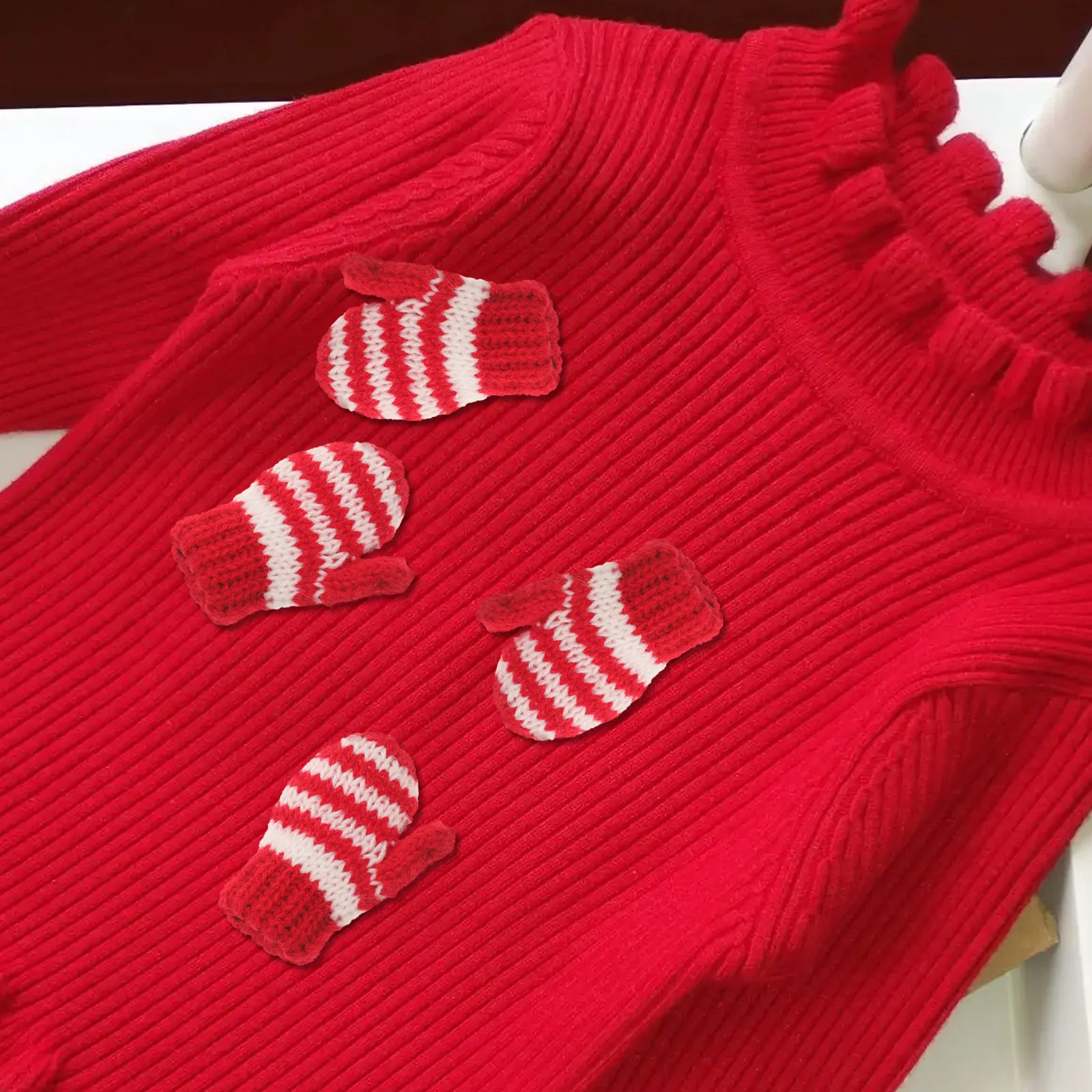 

10Pcs Decorative Mini Knit Gloves DIY Supplies for Christmas Tree Mini Crafting Holiday Warm Atmosphere Ornaments