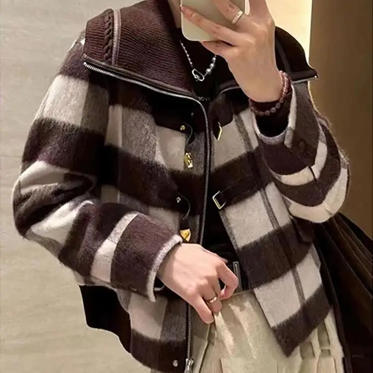 European fashion plaid double-sided cashmere coat, women's knitted big collar, camel fur leather buckle, woolen short coat,