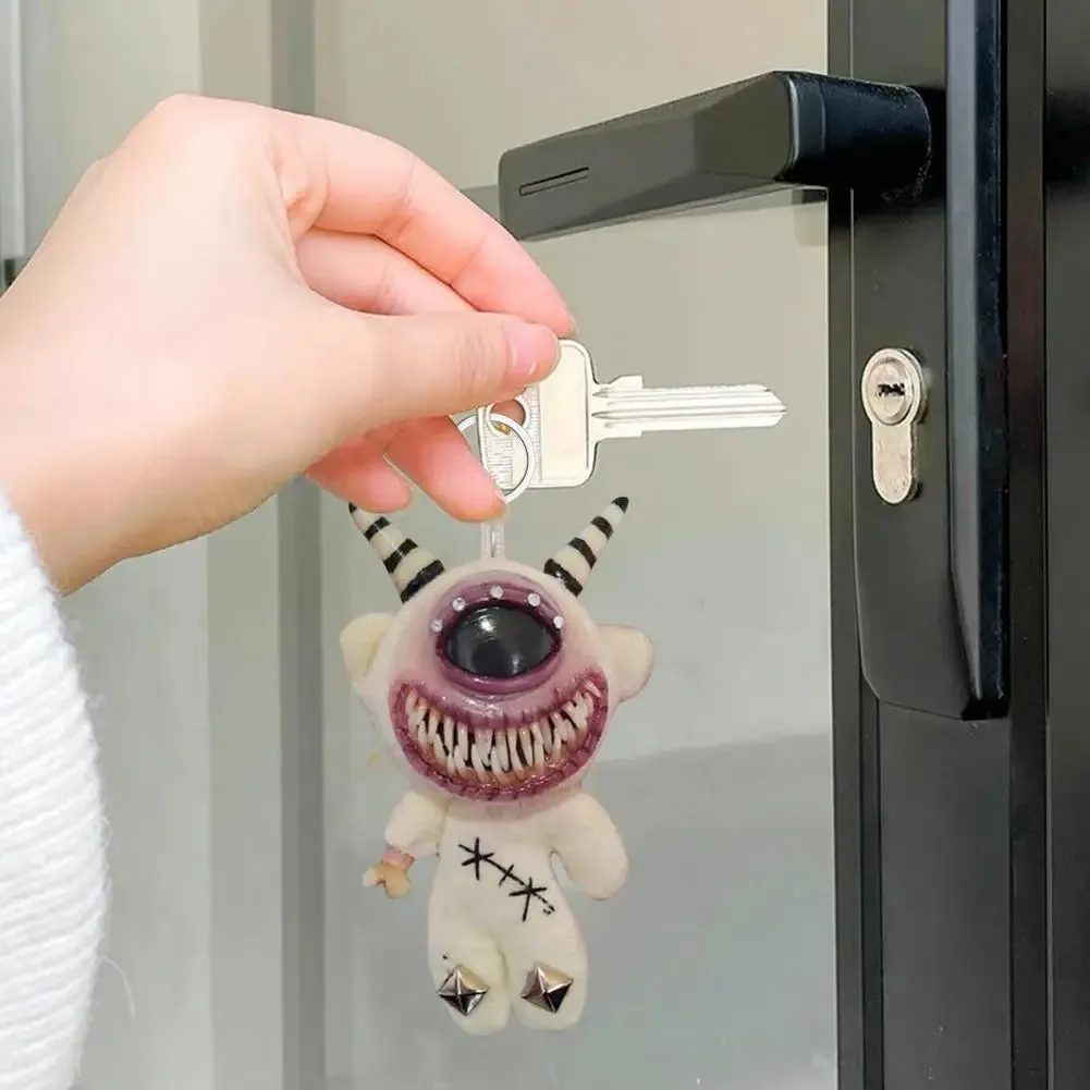 سلسلة مفاتيح للهالوين مصنوعة يدويًا، سلسلة مفاتيح دمية قطيفة مخيفة ولطيفة مع ملحق حقيبة ظهر بتصميم دمية رعب عين واحدة زاحفة #4