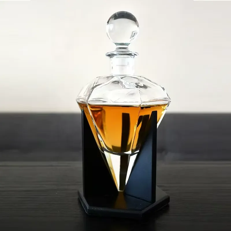 780ml Diamond Glass Decanter with Cork Stopper and Wooden Stand for Whiskey Wine Vodka Tequila Gin Brandy Home Bar Decor