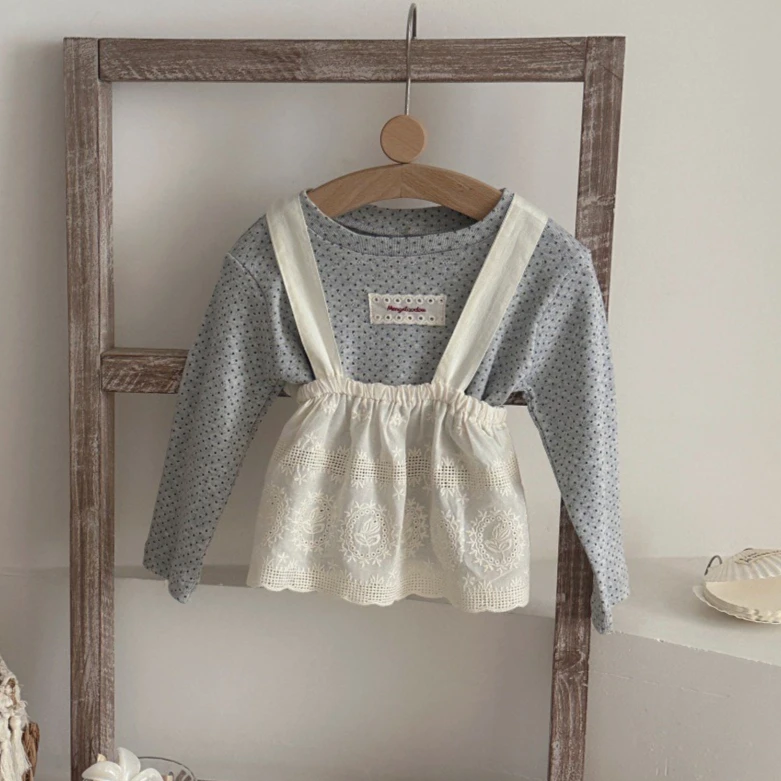 Girls Suit 2026 Spring and Autumn New Childrens Clothes Girls Baby Letter Lace Tape Cloth T-shirt Strap Smock Dress Two Sets