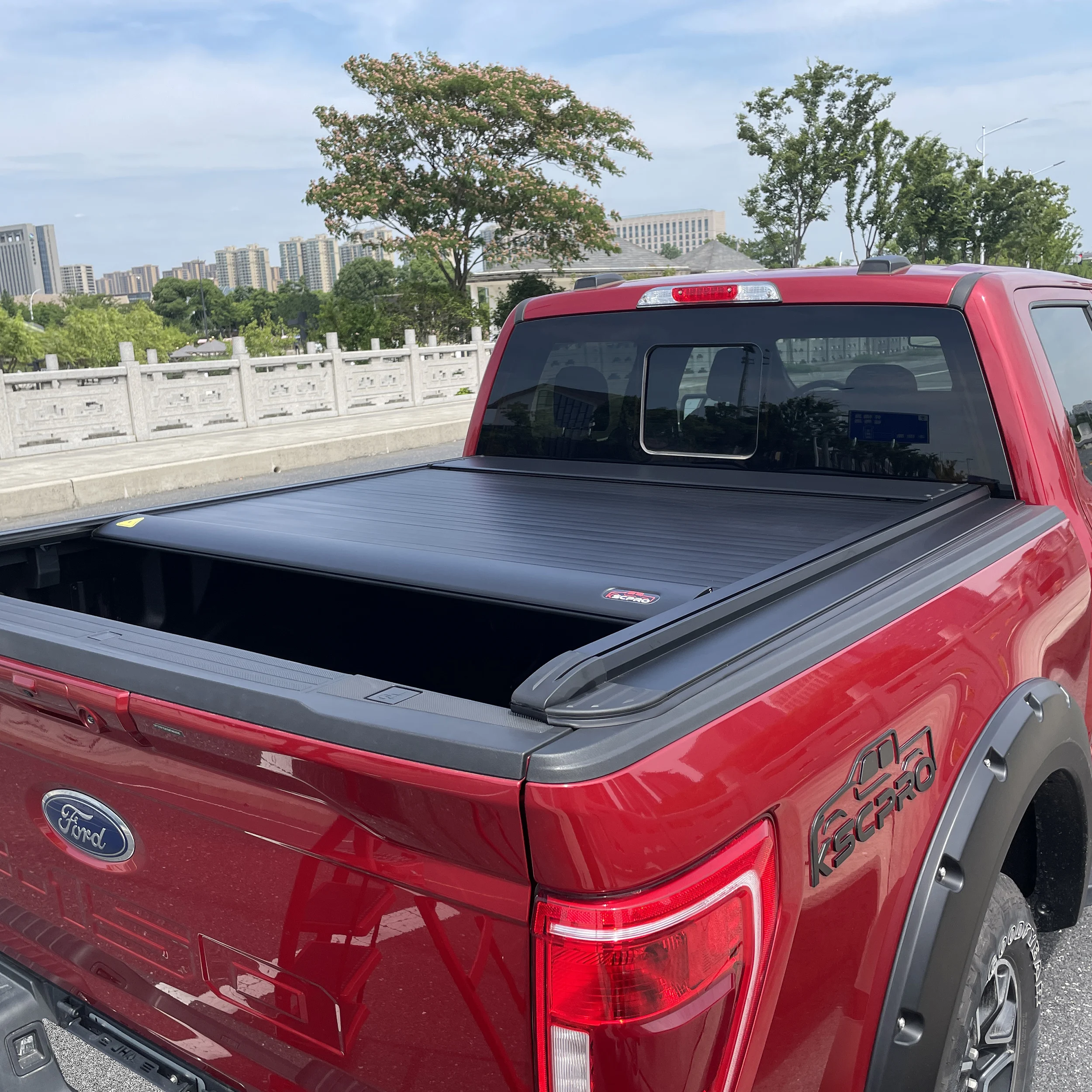 

KSCAUTO Electric Retractable Truck Bed Roller Shutter Pickup Tonneau Cover for Dodge Ram 1500 2009-2025 5.7' Bed Without Rambox