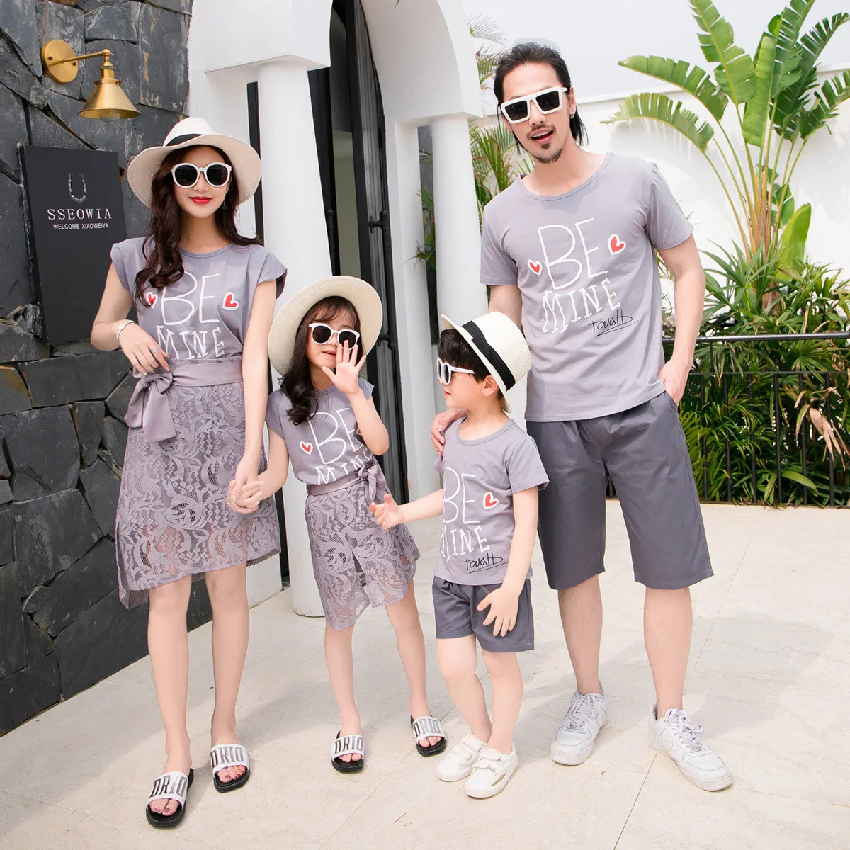 Mother Kids Family Clothing Sets Daughter Father Dresses T-shirts Family Look Outfits Parent-child Wear Summer Clothing Sets